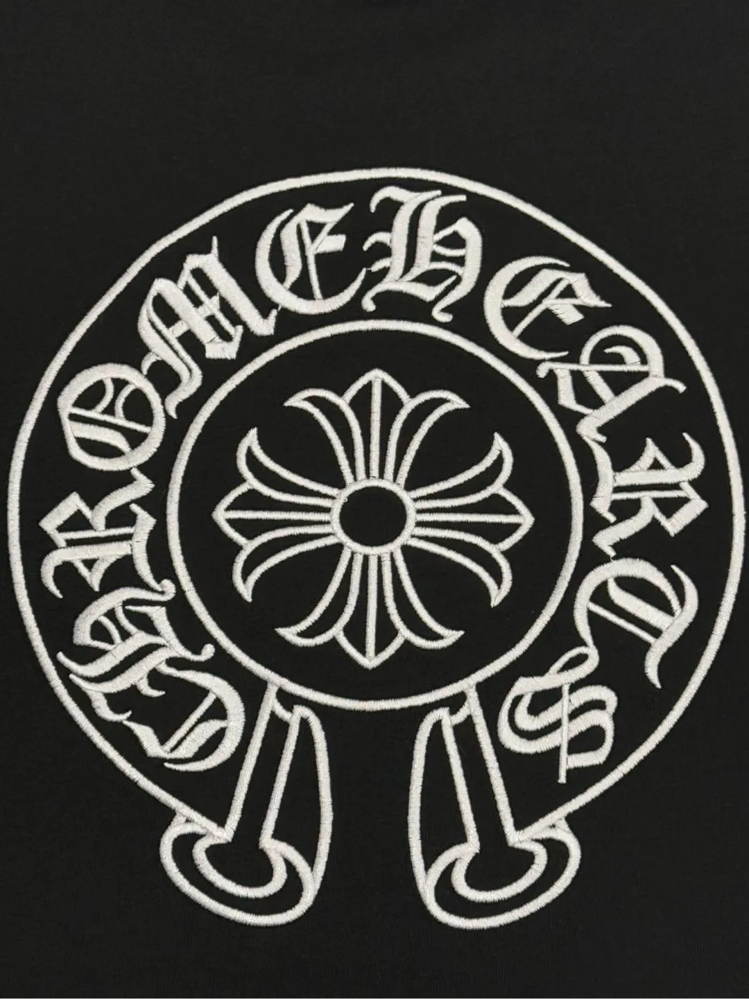 🅿️190 [High quality] Chrome hearts ss25 new first release latest short-sleeved round neck t-shirt, high-end customization, avant-garde and fashionable design! The brand logo is applied to the front and back cuffs using 100,000 needle embroidery techniques. High-end customized 280g fabric. Soft to the touch. Comfortable to wear. Exquisite stitching. Fine workmanship. The upper body effect is incomparably handsome! Same style for men and women, color: white, black size: S to xL